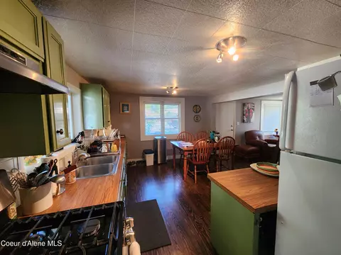 Kitchen - 413 E Larch Ave, Osburn, ID 83849 photo 1 of 2