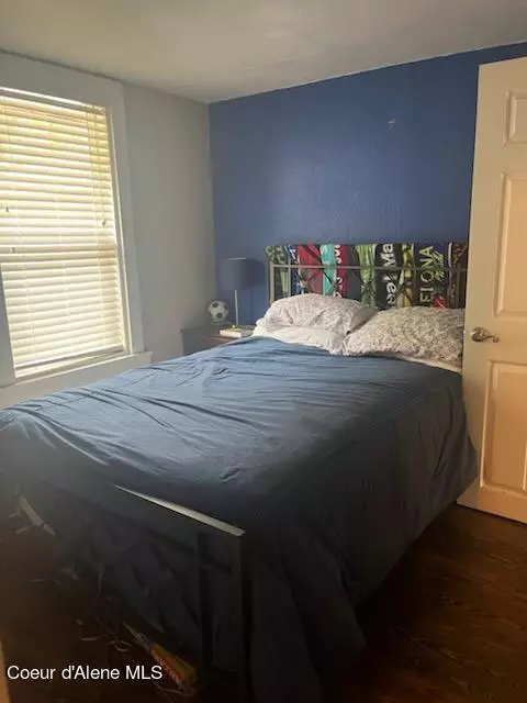 Bedroom - 413 E Larch Ave, Osburn, ID 83849 photo 2 of 2