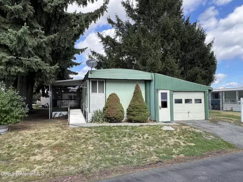 637 W Texas Ave, Hayden, ID 83835