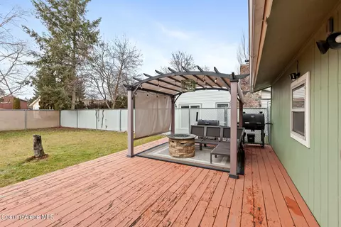 Exterior - 210 S Sunset Dr, Post Falls, ID 83854 photo 4 of 8