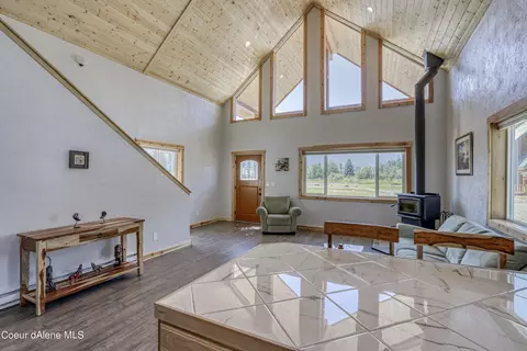 9 Elk Horn Dr, Clark Fork, ID 83811