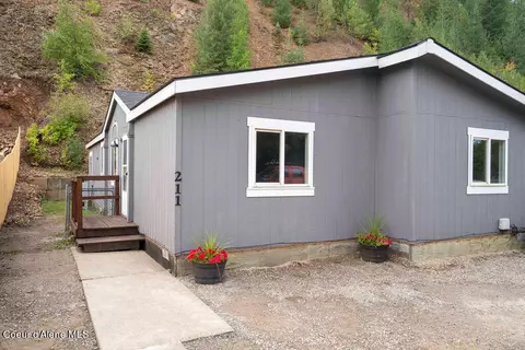 211 Hill St, Smelterville, ID 83868