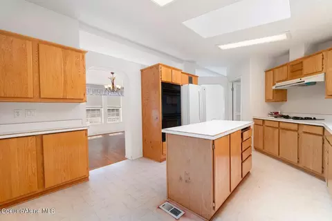 Kitchen - 16079 E Schaeffer St, Bayview, ID 83803 photo 2 of 5
