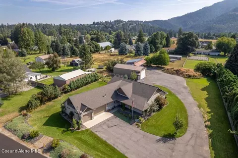 7376 N Davenport St, Dalton Gardens, ID 83815