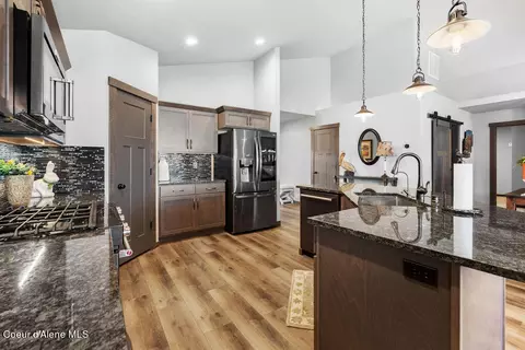 Kitchen - 995 W Staples Rd, Post Falls, ID 83854 photo 2 of 4