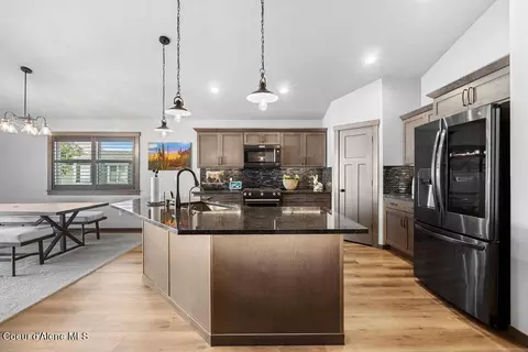 Kitchen - 995 W Staples Rd, Post Falls, ID 83854 photo 3 of 4
