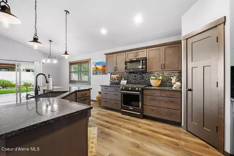 Kitchen - 995 W Staples Rd, Post Falls, ID 83854 photo 4 of 4