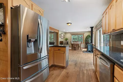 Kitchen - 627 Pinecrest Loop, Sandpoint, ID 83864 photo 4 of 4
