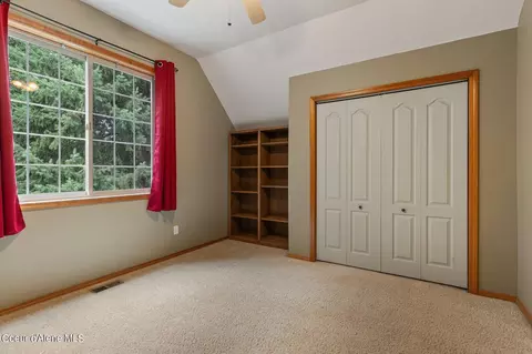 Bedroom - 627 Pinecrest Loop, Sandpoint, ID 83864 photo 3 of 8
