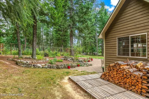 Exterior - 627 Pinecrest Loop, Sandpoint, ID 83864 photo 2 of 9