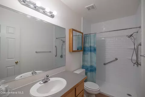 Bath - 2517 W Beth Loop, Post Falls, ID 83854 photo 2 of 4