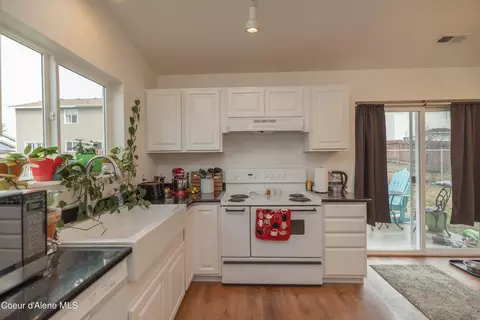 Kitchen - 2517 W Beth Loop, Post Falls, ID 83854 photo 5 of 5