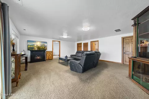 Living - 688 E Ohio Match Rd, Rathdrum, ID 83858 photo 2 of 4