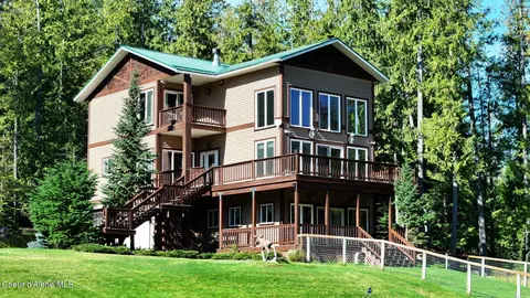 739 Peninsula Rd, Hope, ID 83836
