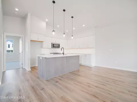 Kitchen - 994 E Railroad Ave, Post Falls, ID 83854 photo 2 of 6