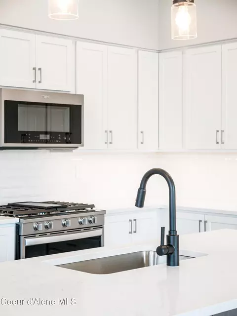 Kitchen - 994 E Railroad Ave, Post Falls, ID 83854 photo 6 of 6