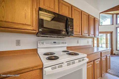 Kitchen - 418 Timberline Dr, Sagle, ID 83860 photo 3 of 4