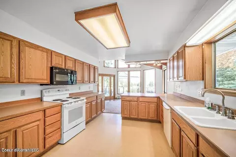 Kitchen - 418 Timberline Dr, Sagle, ID 83860 photo 1 of 4
