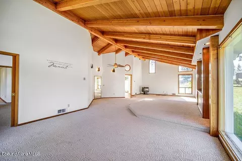 Living - 418 Timberline Dr, Sagle, ID 83860 photo 4 of 10