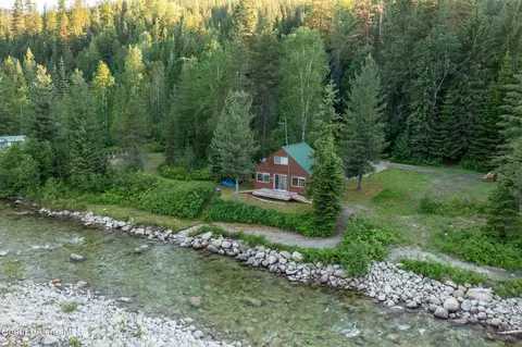 10385 Upper Pack River Rd, Sandpoint, ID 83864