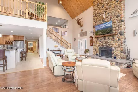 Living - 461 Paradise Ln, Pinehurst, ID 83850 photo 1 of 10