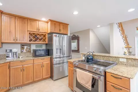Kitchen - 461 Paradise Ln, Pinehurst, ID 83850 photo 2 of 4