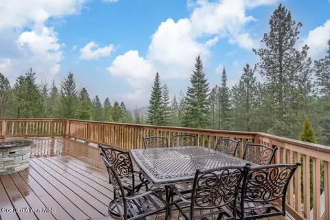 Exterior - 461 Paradise Ln, Pinehurst, ID 83850 photo 8 of 13