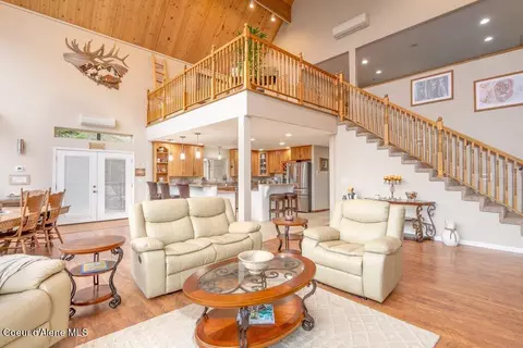 Living - 461 Paradise Ln, Pinehurst, ID 83850 photo 2 of 10