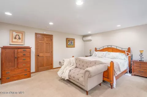 Bedroom - 461 Paradise Ln, Pinehurst, ID 83850 photo 6 of 6