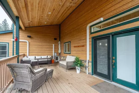 Exterior - 461 Paradise Ln, Pinehurst, ID 83850 photo 5 of 13