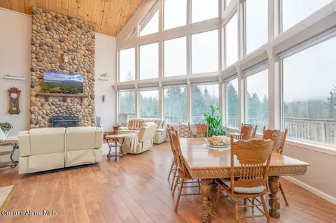 Dining - 461 Paradise Ln, Pinehurst, ID 83850 photo 2 of 3