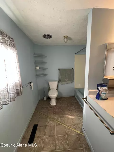 208 Maple Ave, Pinehurst, ID 83850 photo 4