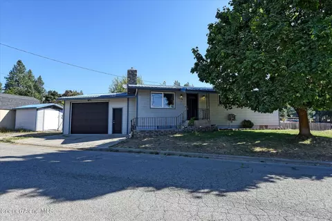 1701 E Haycraft Ave, Coeur D'alene, ID 83815