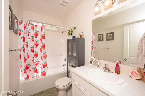 Bath - 3858 N June Bug St, Post Falls, ID 83854 photo 3 of 4