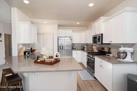 Kitchen - 3858 N June Bug St, Post Falls, ID 83854 photo 1 of 6