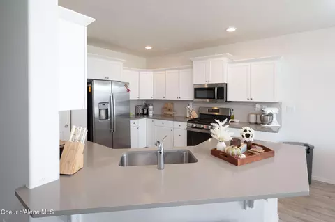 Kitchen - 3858 N June Bug St, Post Falls, ID 83854 photo 2 of 6