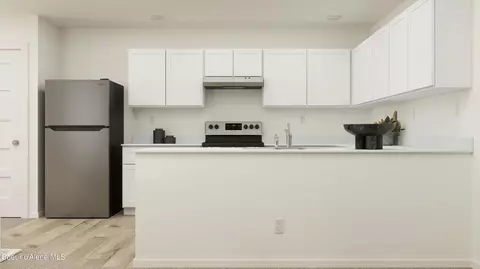Kitchen - 1537 N Luna St, Post Falls, ID 83854 photo 2 of 2