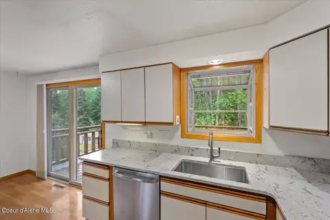 Kitchen - 271 E Park Dr, Kellogg, ID 83837 photo 3 of 3