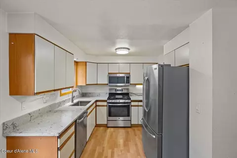 Kitchen - 271 E Park Dr, Kellogg, ID 83837 photo 1 of 3