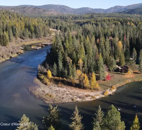 1495 Robinson Dr, Priest River, ID 83856