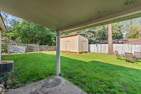 Exterior - 606 S Division, Pinehurst, ID 83850 photo 5 of 9