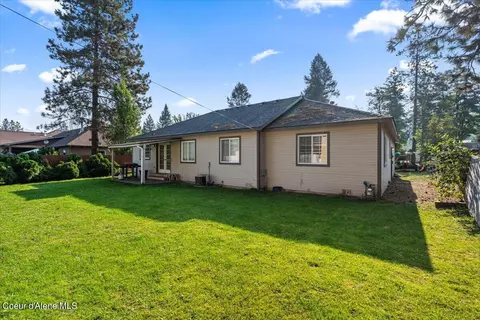 Exterior - 606 S Division, Pinehurst, ID 83850 photo 8 of 9