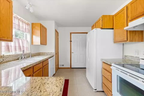 Kitchen - 2001 N Cascade, Post Falls, ID 83854 photo 1 of 1