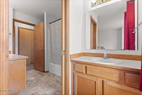 Bath - 2001 N Cascade, Post Falls, ID 83854 photo 1 of 3