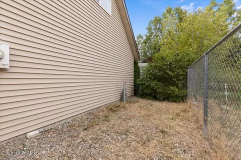 Exterior - 2001 N Cascade, Post Falls, ID 83854 photo 7 of 8