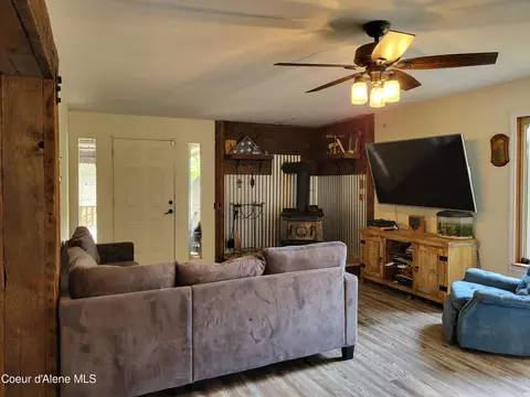 Living - 531 S Sunset Ter, Harrison, ID 83833 photo 1 of 2