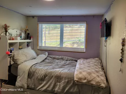 Bedroom - 531 S Sunset Ter, Harrison, ID 83833 photo 2 of 2