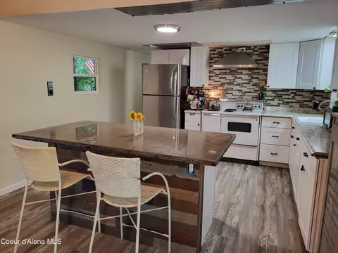 Kitchen - 531 S Sunset Ter, Harrison, ID 83833 photo 2 of 2