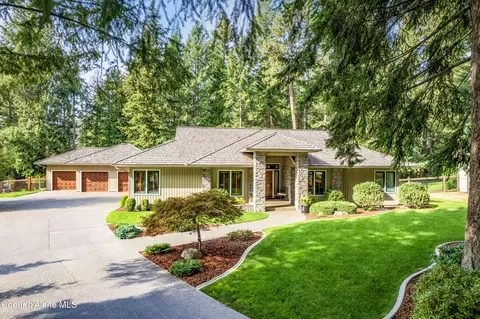 1375 E Woodstone Dr, Hayden, ID 83835