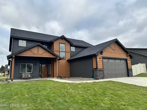9174 N Secretariat Ln, Hayden, ID 83835